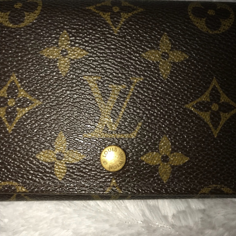 Authentic Louis Vuitton wallet - Picture 4 of 8